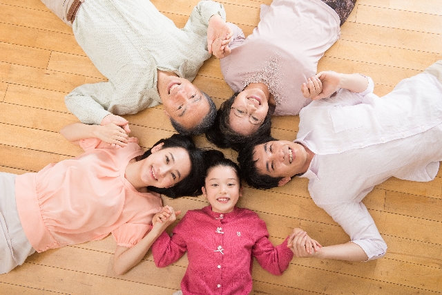 顔見知り同士で頼り合う、「AsMama(アズママ)」の子育てシェアに登録しました。